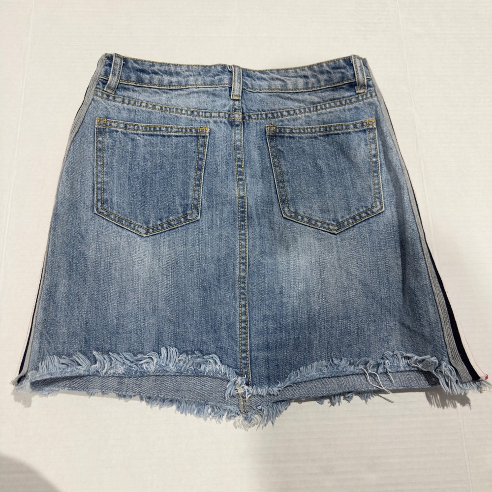 Flutter by Dance & Marvel Women Denim Mini Skirt Light Wash Side Stripe DMS1640B - Picture 7 of 7